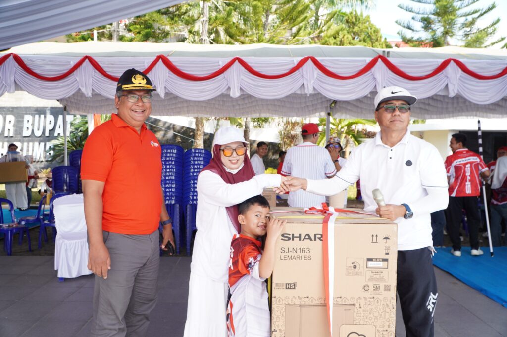 ASN Tanah Bumbu Ramaikan Aksi Jalan Sehat Semarak Kemerdekaan 10 ASN Tanah Bumbu Ramaikan Aksi Jalan Sehat Semarak Kemerdekaan