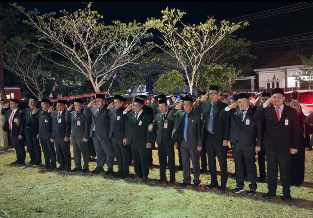 Sambut HUT ke-81 RI, Bupati Tanah Bumbu Hadiri Renungan Suci dan Ziarah Makam Pahlawan 2