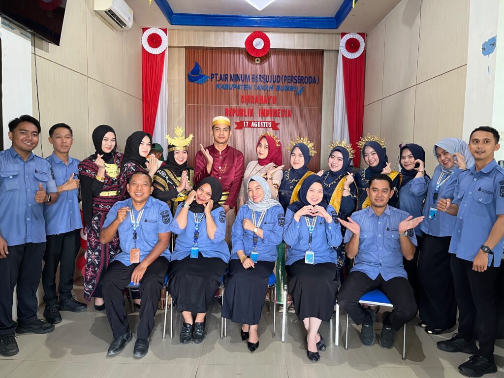 Semarak HUT ke-81 RI, PT Air Minum Bersujud Hadirkan Kebersamaan dan Berbagi Bersama Pelanggan 2