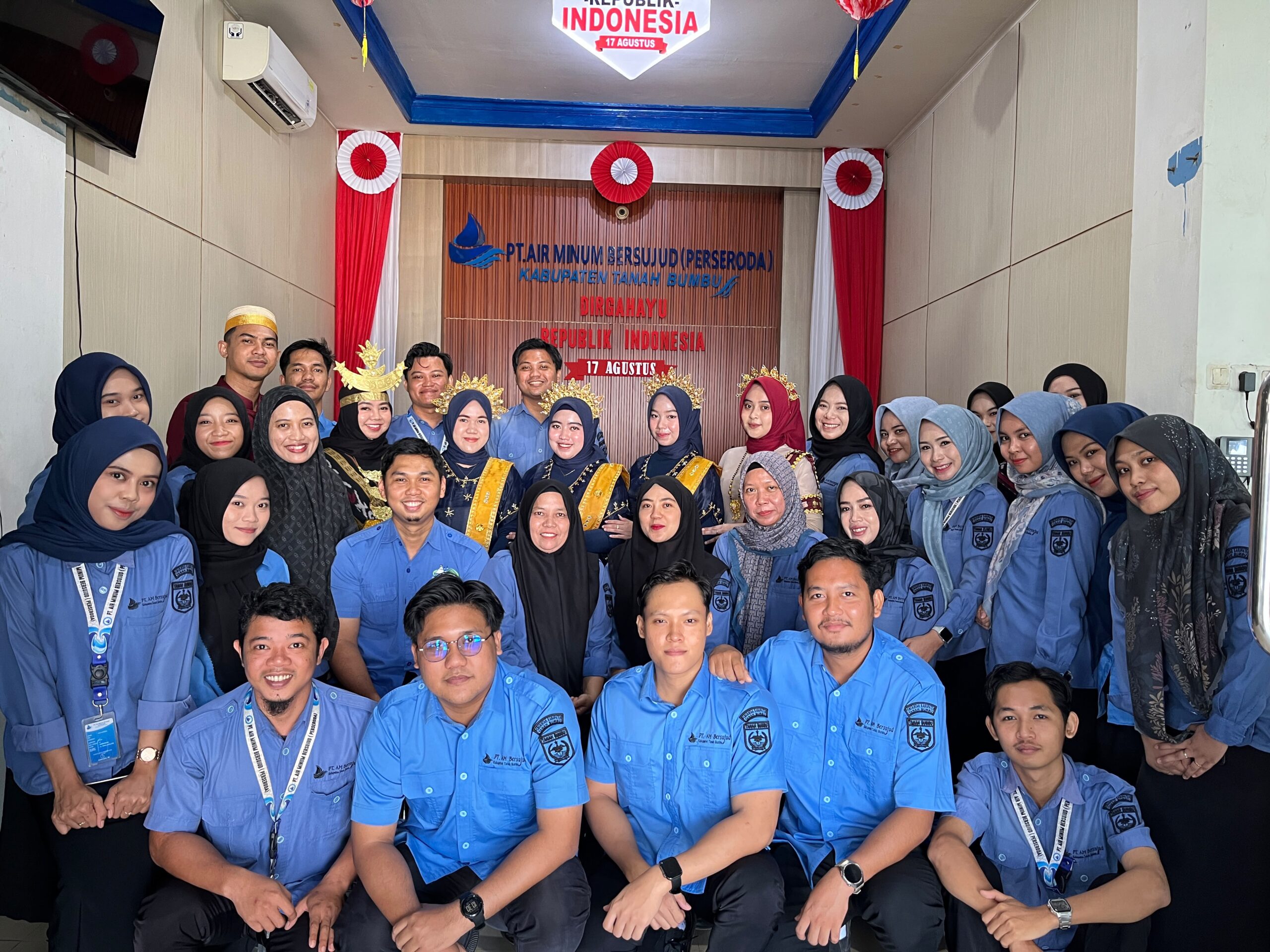 Semarak HUT ke-81 RI, PT Air Minum Bersujud Hadirkan Kebersamaan dan Berbagi Bersama Pelanggan 1 Semarak HUT ke-81 RI, PT Air Minum Bersujud Hadirkan Kebersamaan dan Berbagi Bersama Pelanggan