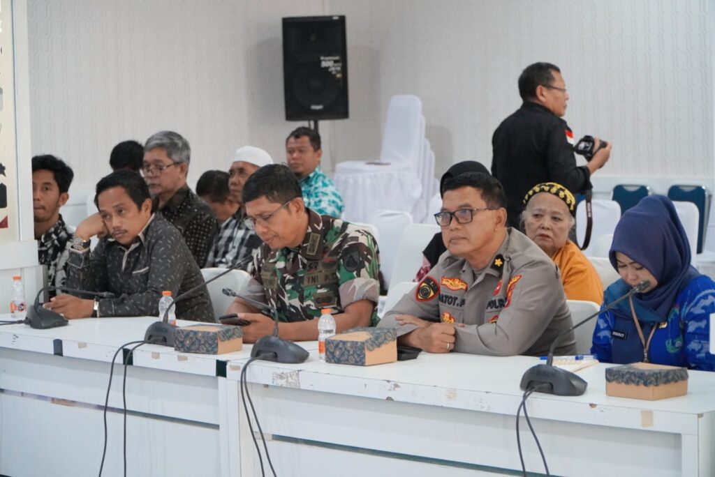 Bakesbangpol Tanah Bumbu Kaji Usulan Tiga Tokoh Jadi Pahlawan Nasional 2 Bakesbangpol Tanah Bumbu Kaji Usulan Tiga Tokoh Jadi Pahlawan Nasional