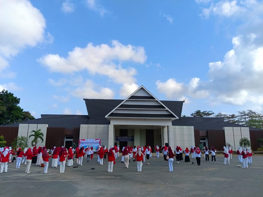 Semarak Kemerdekaan ke-81, GERMAS Tanah Bumbu Diawali Senam Sehat Bersama di Gedung Aksi Merah Putih