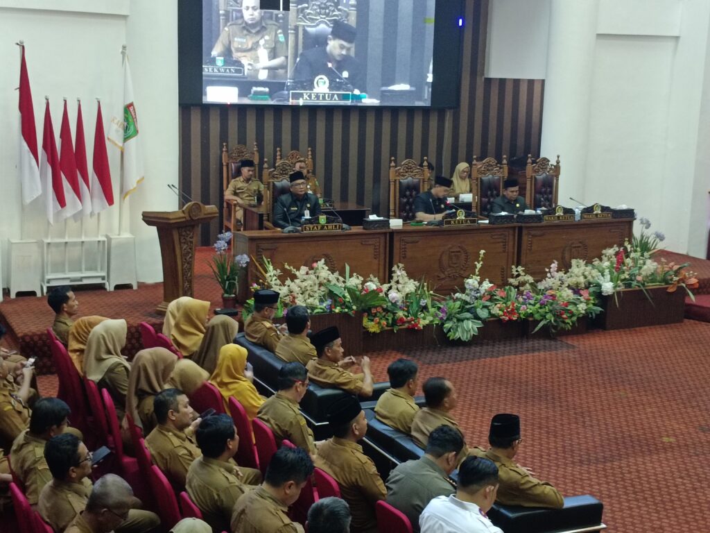 Pemkab Tanah Bumbu Jawab Pemandangan Umum DPRD soal Raperda Desa 2