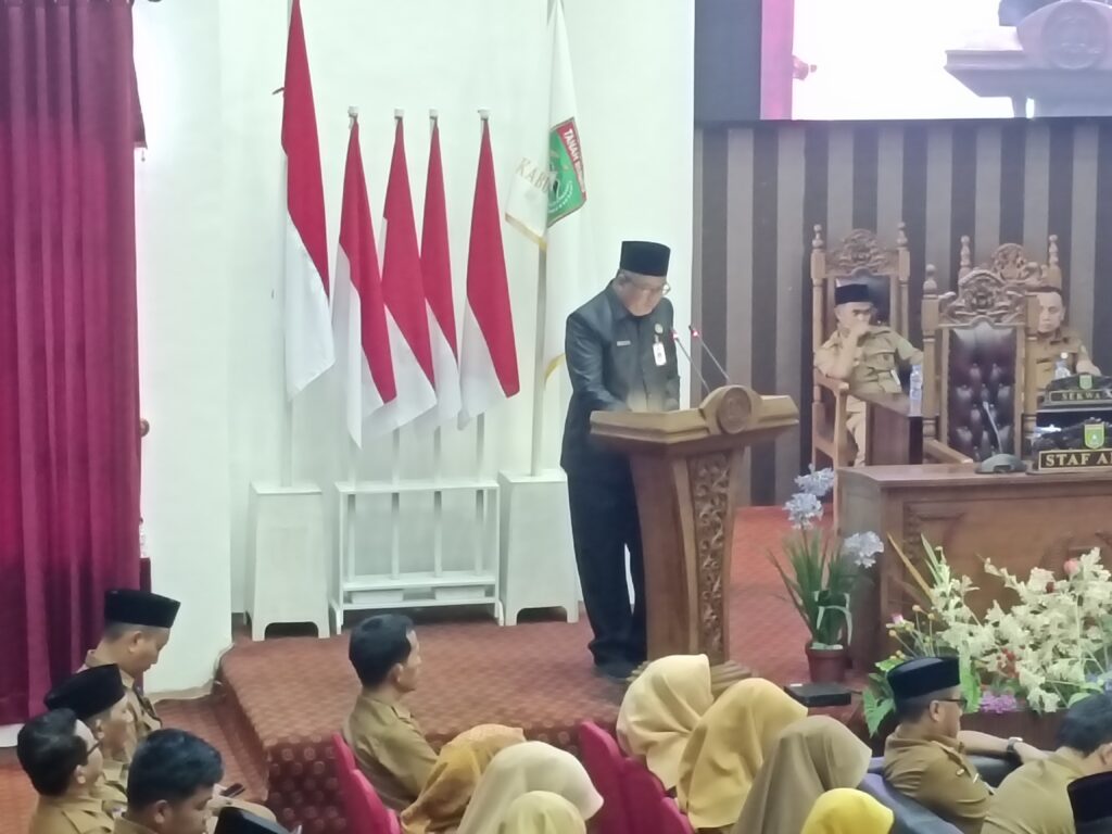 Pemkab Tanah Bumbu Jawab Pemandangan Umum DPRD soal Raperda Desa 1 Pemkab Tanah Bumbu Jawab Pemandangan Umum DPRD soal Raperda Desa