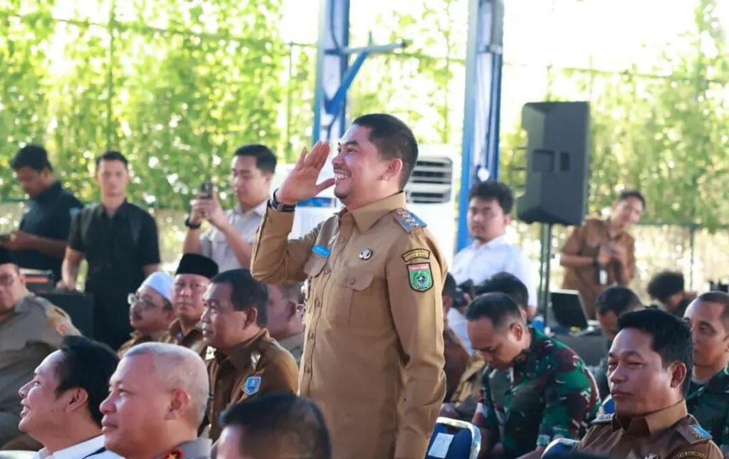 Bupati Andi Rudi Latif Hadiri Penandatanganan Kesepakatan Pilot Project Jembatan Desa 2