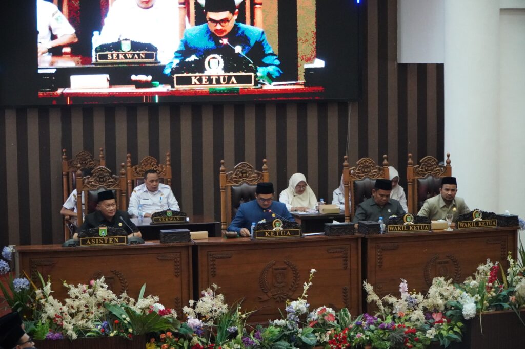 Bupati Tanah Bumbu Jawab Pandangan Fraksi soal APBD Perubahan 2026 1 Bupati Tanah Bumbu Jawab Pandangan Fraksi soal APBD Perubahan 2026