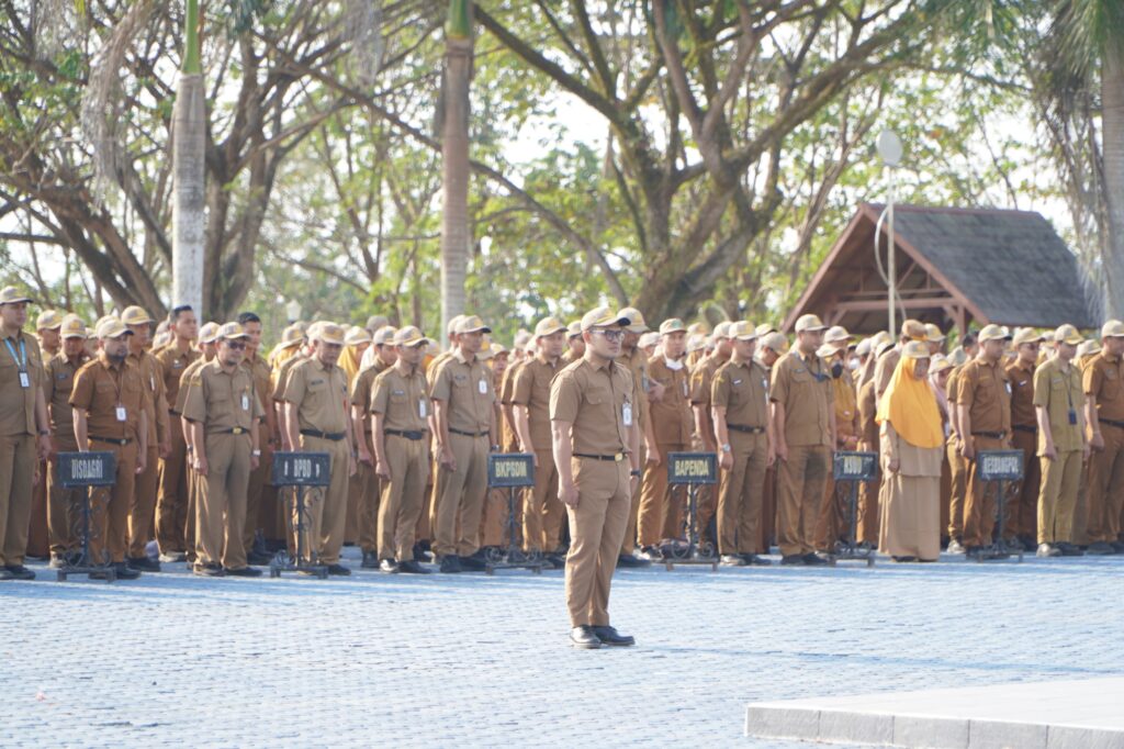 Apel Gabungan Digelar, Pemkab Tanah Bumbu Ingatkan Waspada Musim Kemarau 1 Apel Gabungan Digelar, Pemkab Tanah Bumbu Ingatkan Waspada Musim Kemarau