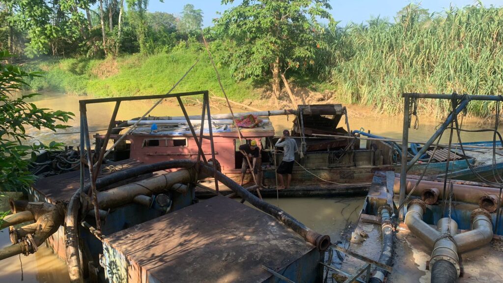PT Air Minum Bersujud Keruk Sungai Karang Bintang, Antisipasi Dampak Kemarau 2