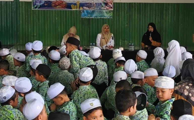 Dinas Perikanan Tanah Bumbu Kenalkan Gemarikan Sejak Dini
