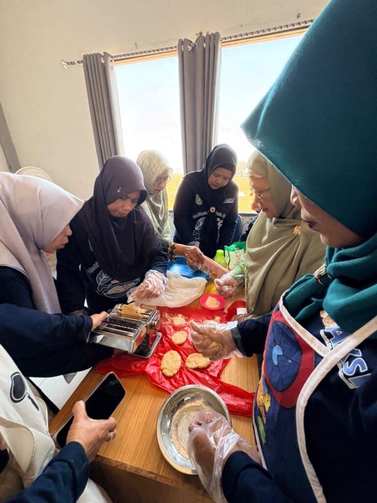 Sekolah Pangan Hari Kedua Bahas Pencegahan Stunting di Satui 3