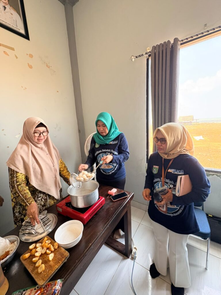 Sekolah Pangan Hari Kedua Bahas Pencegahan Stunting di Satui 2