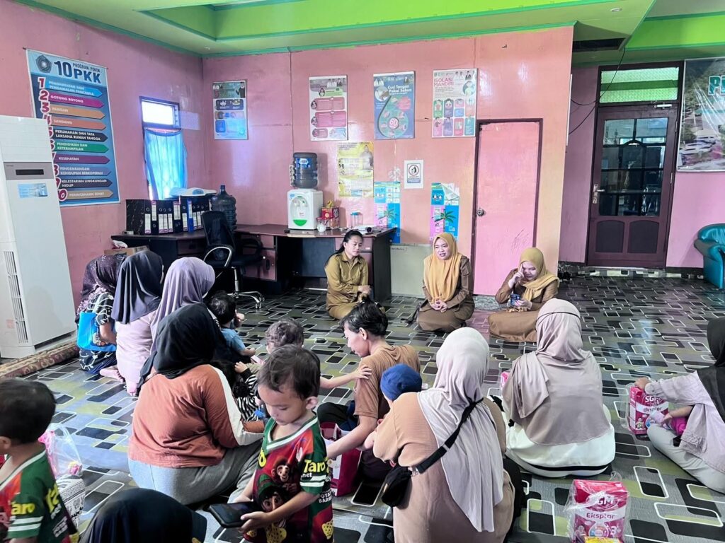 Tekan Angka Stunting, Kelurahan Tungkaran Pangeran Rutin Salurkan Bantuan Gizi Setiap Bulan 1