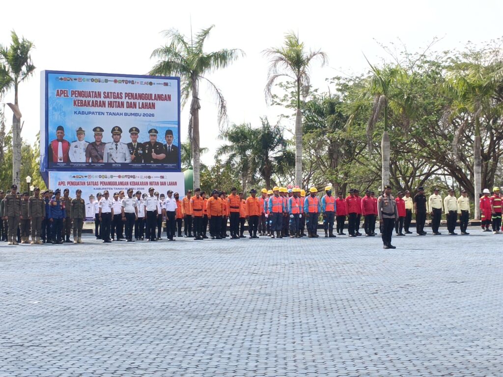 Bupati Andi Rudi Latif Terima Bantuan Peralatan BNPB Senilai Rp1,23 Miliar untuk Penanganan Karhutla 3