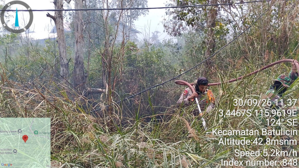 30 September, Kebakaran Lahan 5 Hektare di Desa Maju Bersama Batulicin Padam 3