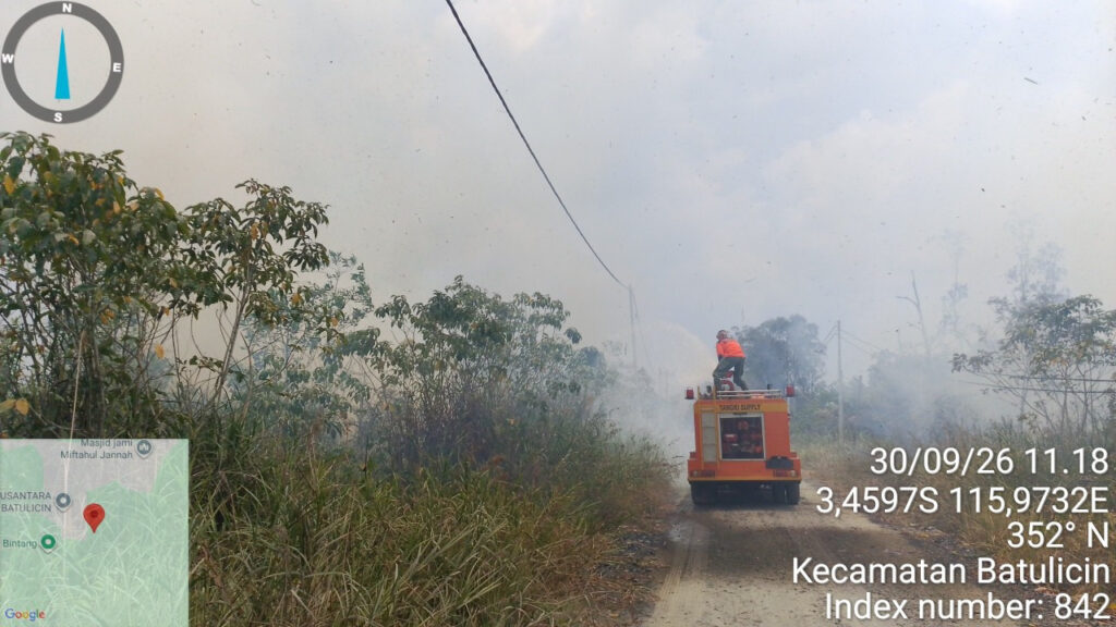 30 September, Kebakaran Lahan 5 Hektare di Desa Maju Bersama Batulicin Padam 2