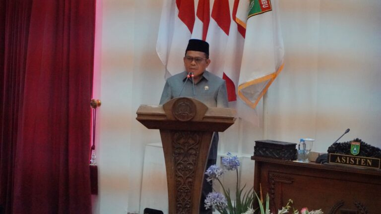 DPRD Tanah Bumbu Sampaikan Dua Raperda Inisiatif 1 DPRD Tanah Bumbu Sampaikan Dua Raperda Inisiatif