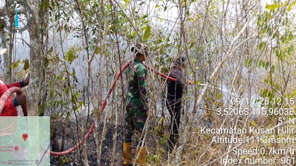 9 Oktober, Kebakaran Lahan 3 Hektare di Belakang RS Dhaan Sepunggur Padam 2