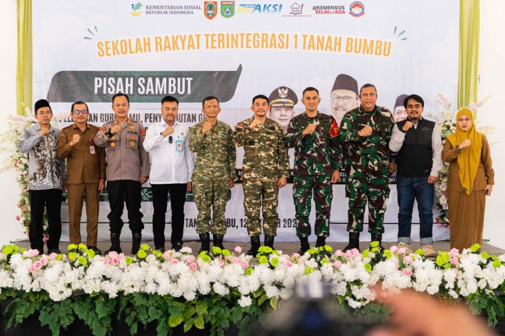 Bupati Andi Rudi Latif Siapkan Pemberdayaan Orang Tua Siswa Sekolah Rakyat 2 Bupati Andi Rudi Latif Siapkan Pemberdayaan Orang Tua Siswa Sekolah Rakyat