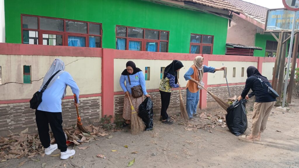 Tim Penilai Adipura Sudah di Tanah Bumbu, DLH Imbau Warga Hentikan Pembakaran dan Pembuangan Sampah Sembarangan 2