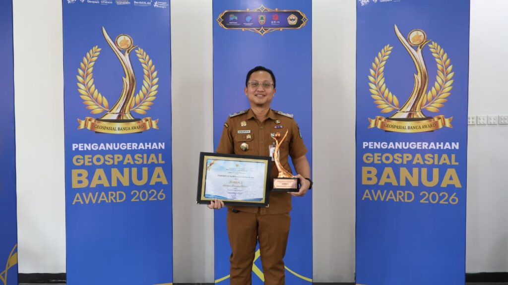 Pemkab Tanah Bumbu Sabet Juara Tiga Geospasial Banua Award 2026 1 Pemkab Tanah Bumbu Sabet Juara Tiga Geospasial Banua Award 2026