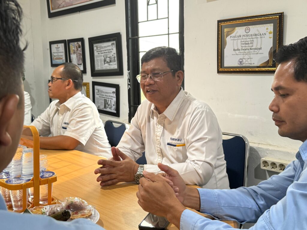 Perkuat Edukasi Perpajakan, Kanwil DJP Kalselteng Jajaki Kolaborasi dengan Radio Swara Bersujud