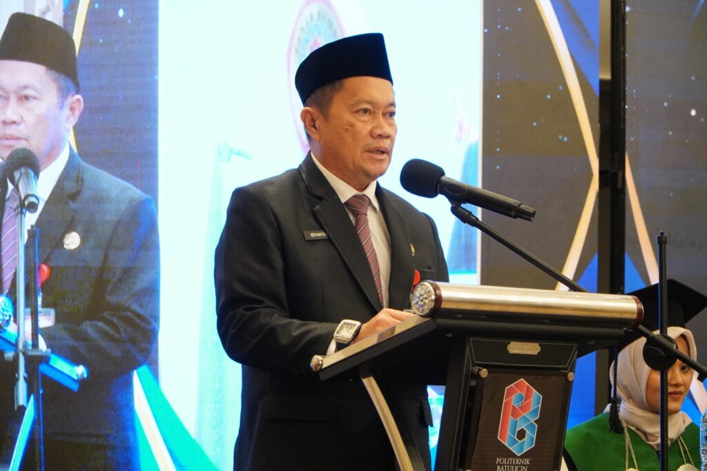 Wisuda Ke-VI Politeknik Batulicin, 100 Lulusan Siap Masuki Dunia Kerja