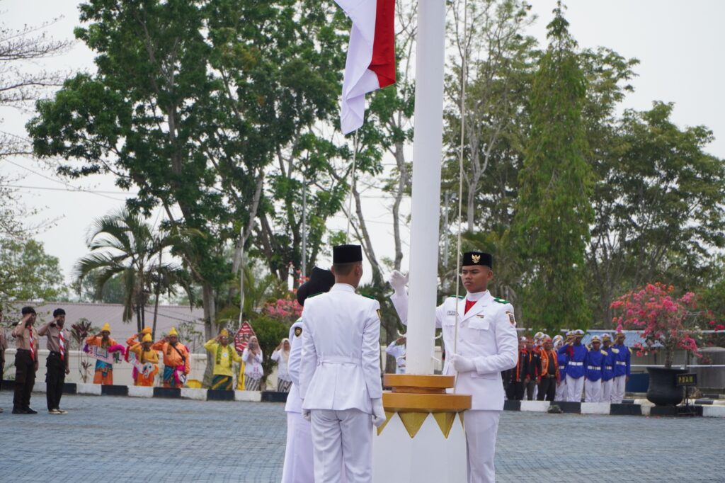 Upacara Sumpah Pemuda ke-98 di Tanah Bumbu Tekankan Generasi Patriotik, Gigih, dan Berempati 1