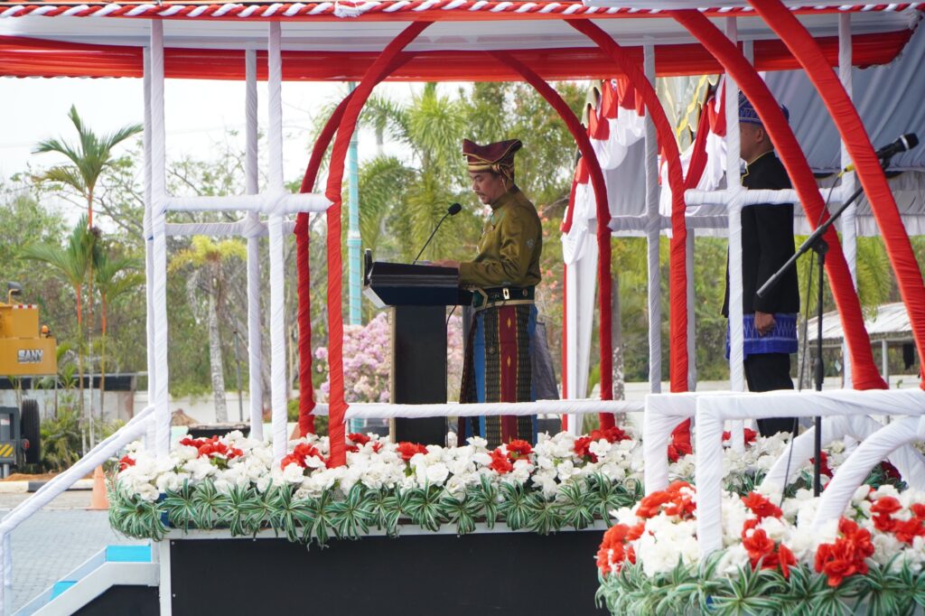 Upacara Sumpah Pemuda ke-98 di Tanah Bumbu Tekankan Generasi Patriotik, Gigih, dan Berempati 2 Upacara Sumpah Pemuda ke-98 di Tanah Bumbu Tekankan Generasi Patriotik, Gigih, dan Berempati